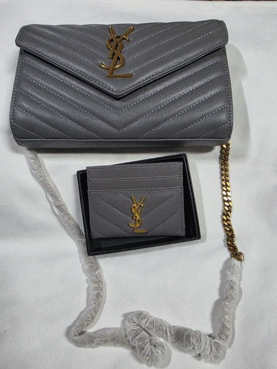 The Unbranded Brand Handbags - Grey Quilted Chevron Envelope Crossbody Bag with Card Holder